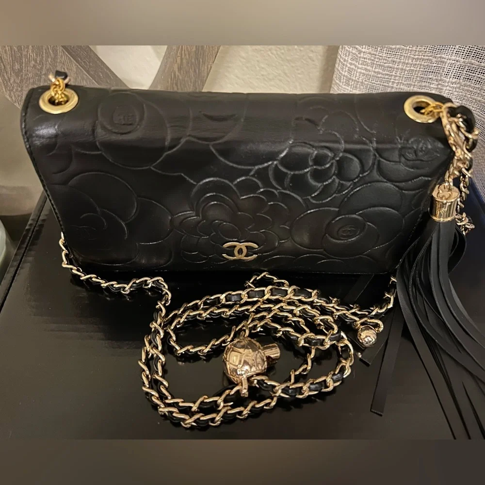 CHANEL 🖤⚜️chanel camellia